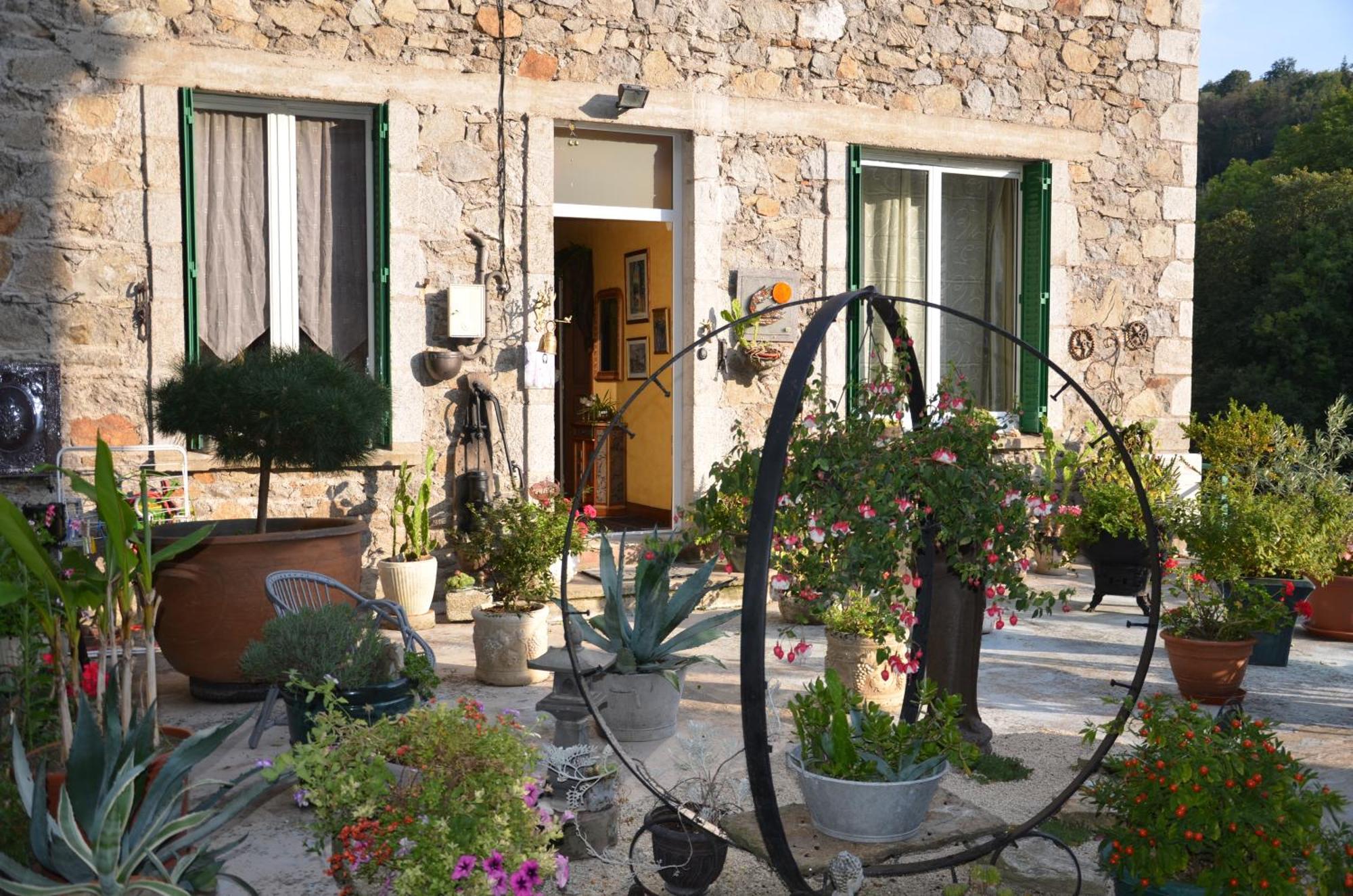 Chambre Bounty, B&B, Cuisine Privee, Lit Queen Size, Terrasse, Parking, Garage Olliergues Exteriér fotografie